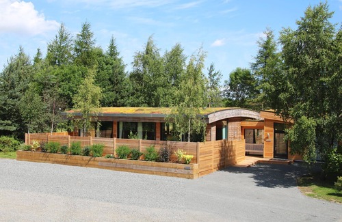 Richmond Cabaña | Twenty One - a lodge that sleeps 12 guests in 6 bedrooms