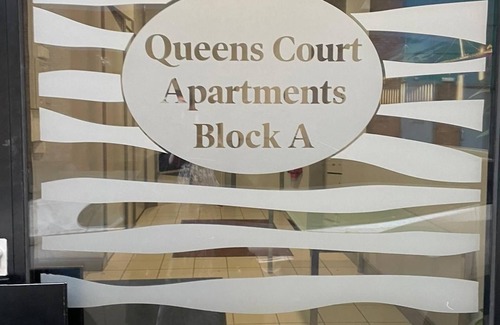 Bogside Apartamento | Twenty QC by the River - Two bedroom city centre apartment with river view