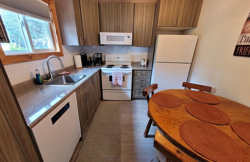 Petawawa Cabina | Twin 1 Cabin at Pine Ridge Park