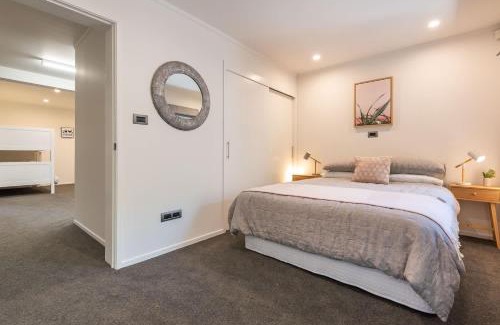 Lynmore Apartamento | Twin Apartments - Walk to Forest with Spa Pools