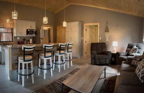 Sylvan Beach Casa | Twin Getaway Cottages - The Pair