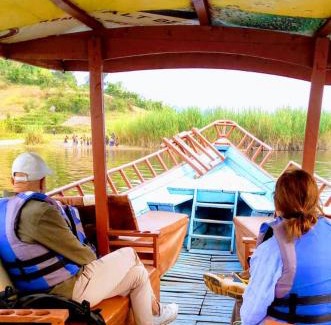 Ruhondo Alquiler De Eote | Twin Lakes Rwanda Boat Tours