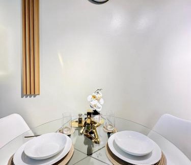 Laurel Apartamento | Twin Lakes Tagaytay - Uni Magical Suite