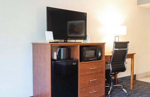Pigeon Forge Hotel | Twin Mountain Inn & Suites