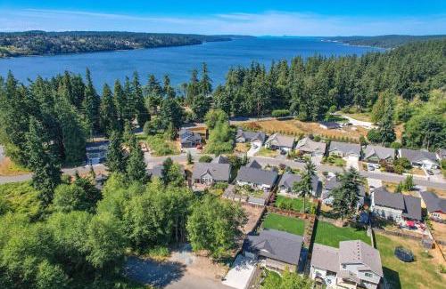 Langley Casa | Twin Oaks Retreat by AvantStay Mins to Freeland