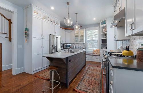 Lincolnville Casa | Twin Palms l Craftsman Cottage l Walk to DNTN