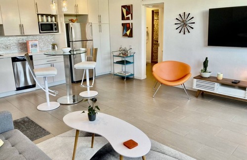 Twin Palms Condominio | The Ocotillo Lodge - Moderno de mediados de siglo