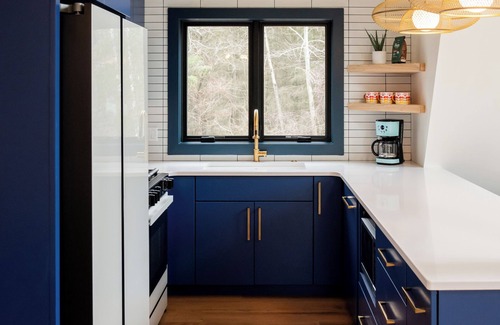 Fennville Cabina | Twin Peaks A-Frame East. Private In-ground Pool. 5 Bed, 2 Bath modern cabin.