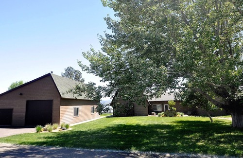 Helena Casa | Twin Peaks Lakefront Property 4200 pies cuadrados