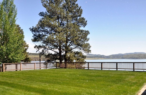 Helena Casa | Twin Peaks Lakefront Property 4200 pies cuadrados