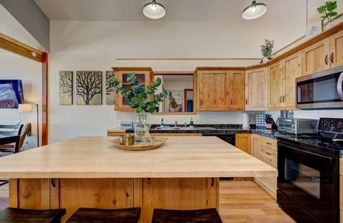 Boise Casa | Twin Pines Cabin at Wilderness Ranch Pet Friendly