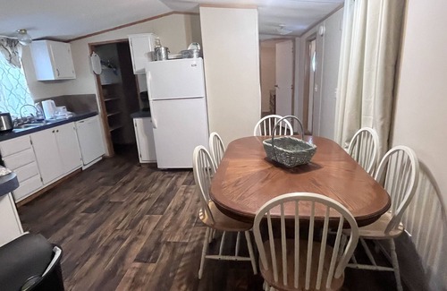 Negreet Casa | TWIN PINES Toledo Bend Camp with plenty of boat parking in quiet neighborhood