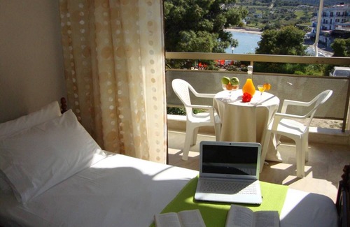 Agia Marina Cama Y Desayuno | Habitación Doble frente a la playa de Agia Marina