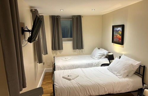 Leith Casa | Twin Room With En-Suite