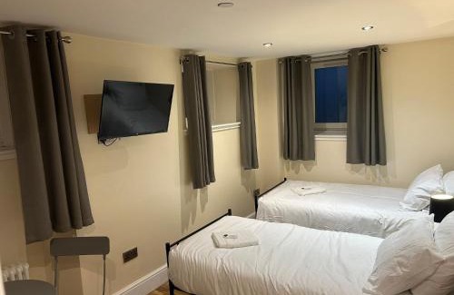 Leith Casa | Twin Room With En-Suite