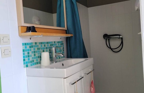 Artigues Apartamento | Twin room with separate single beds
