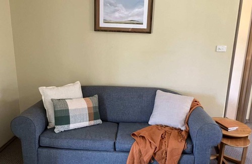 Pokolbin Cabina | Twin Tree Cabin 5 - 2 bedroom with 2 x queen beds