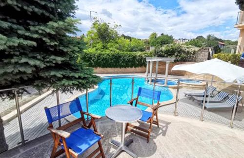 Saints Constantine and Helena Apartamento | Twins Palace ApartHotel