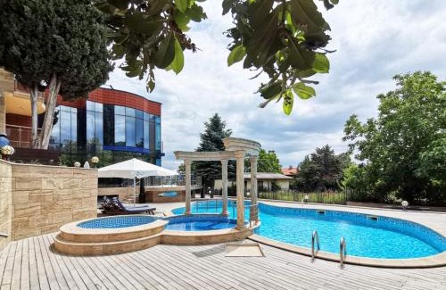 Saints Constantine and Helena Apartamento | Twins Palace ApartHotel