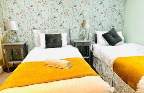 Rochester Casa | Twist of Tranquility in Rochester