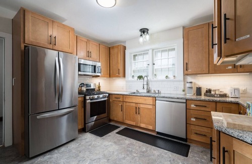 Shorewood Casa | Two 3 BR Units - Entire Bi-Level in Shorewood WI