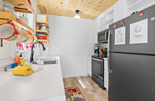 Sturgeon Bay Cabaña | Two adjacent Lakefront Cottages in Door County on Lake MI w/Accessible features