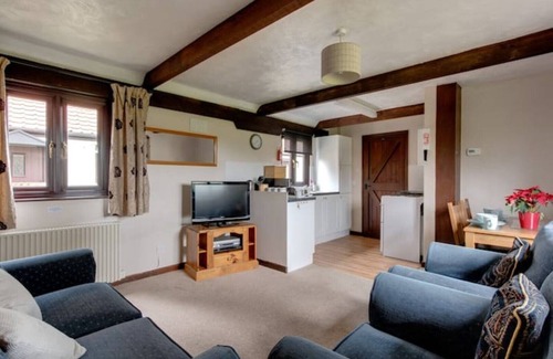 Colchester Cabaña | Two Bed Cottage - Shared Pool