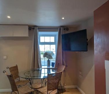 Dunseverick Casa | Two bed home 6 minutes from The Giants Causeway!
