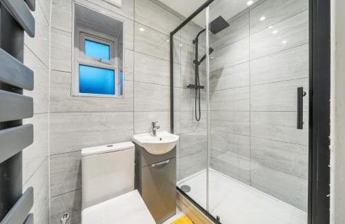 Runnymede Apartamento | Two Bed Home In the Heart of Egham