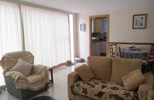 Granadilla de Abona Apartamento | Dos habitaciones, dos baños (uno con ducha) Apto. con piscina 10X5 climatizada estacionalmente