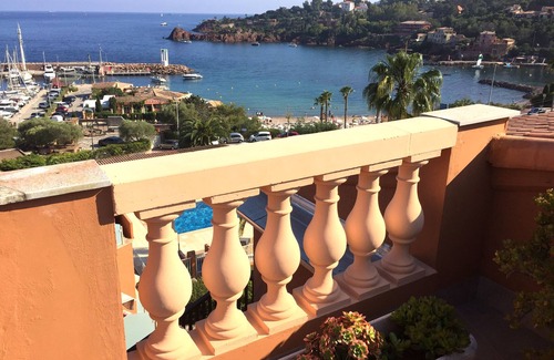 Theoule-sur-Mer Apartamento | Two-bedroom 55 m² apartment with roof terrace, air-conditioned, sea view