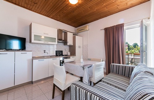 Blato Apartamento | Apartamento para dos personas con terraza y vista al mar Zivogosce - Blato, Makarska (A-1057-d)