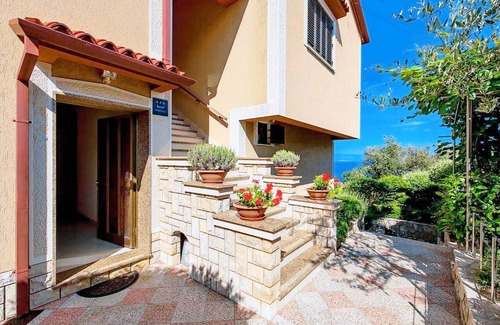 Donji Kraj Apartamento | Two bedroom apartment with terrace Kraj, Opatija (A-7724-c)