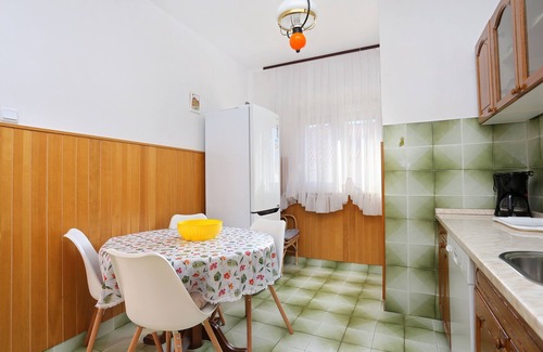 Seget Vranjica Apartamento | Apartamento para dos personas con terraza y vista al mar Seget Vranjica, Trogir (A-18487-c)