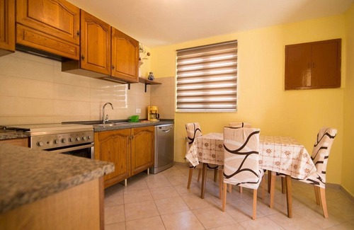 Veli Losinj Apartamento | Two bedroom apartment with air-conditioning Veli Losinj, Losinj (A-19799-a)