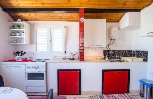 Splitska Apartamento | Apartamento para dos personas en la playa Splitska, Brac (A-22683-a)