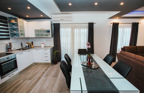 Arbanija Apartamento | Apartamento para dos personas en la playa Arbanija, Ciovo (A-1122-b)