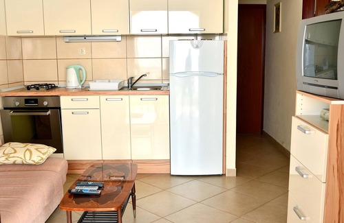Pisak Apartamento | Apartamento para dos personas en la playa Pisak, Omis (A-658-c)
