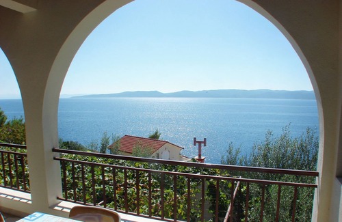 Pisak Apartamento | Apartamento para dos personas en la playa Pisak, Omis (A-658-c)