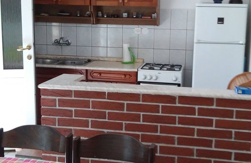 Gdinj Apartamento | Apartamento para dos personas en la playa Bahía Skozanje, Hvar (A-14899-a)