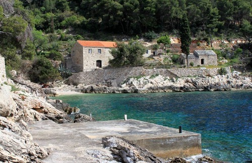Gdinj Apartamento | Apartamento para dos personas en la playa Bahía Skozanje, Hvar (A-14899-a)