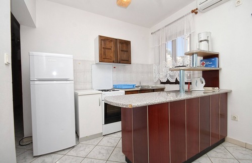 Zavalatica Apartamento | Apartamento para dos personas en la playa Zavalatica, Korcula (A-9315-b)
