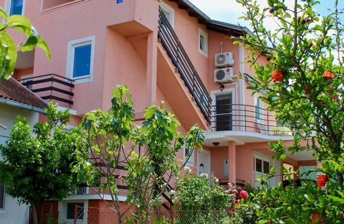 Bilice Apartamento | Apartamento para dos personas con balcón y vista al mar Bilice, Krka (A-13545-a)