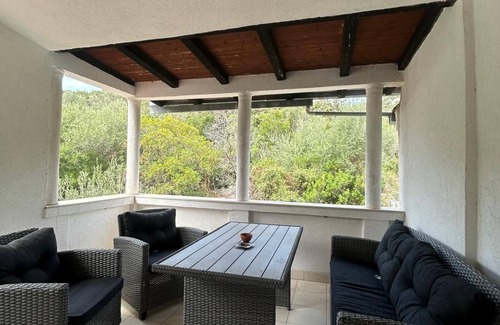 Cove Donja Krusica (Donje selo) Apartamento | Apartamento para dos personas con terraza y vista al mar Bahía Donja Krušica, Solta (A-15636-b)