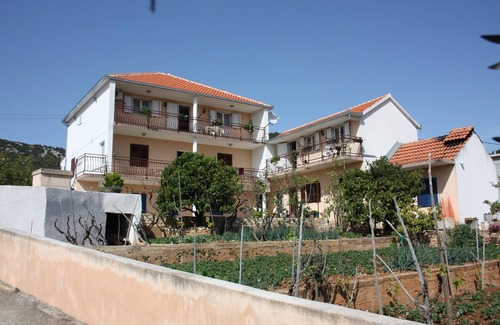 Vinisce Apartamento | Apartamento para dos personas con balcón y vista al mar Vinisce, Trogir (A-6117-a)