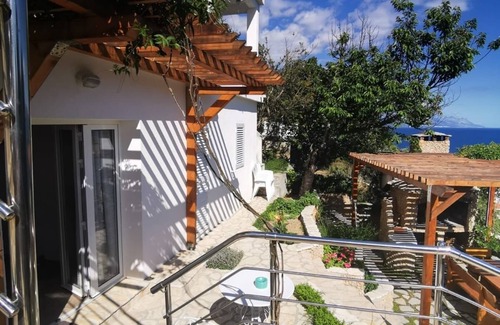 Mimice Apartamento | Apartamento para dos personas con terraza y vista al mar Mimice, Omis (A-14230-b)