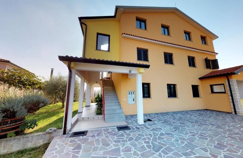 Vilanija Apartamento | Apartamento para dos personas con una terraza Vilanija, Umag (A-17240-a)