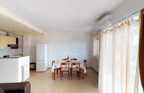 Vilanija Apartamento | Apartamento para dos personas con una terraza Vilanija, Umag (A-17240-b)