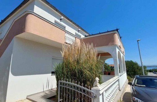 Kraj Apartamento | Apartamento para dos personas con terraza y vista al mar Kraj, Pasman (A-335-b)