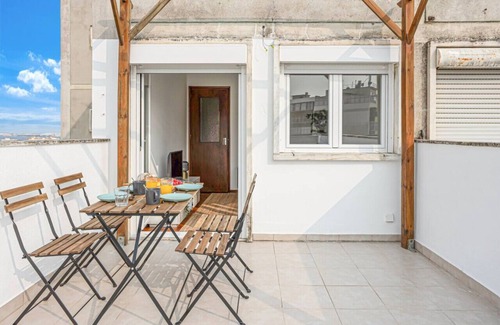 Cacilhas Apartamento | Two bedroom Apt | Almada | Terrace w/River Views